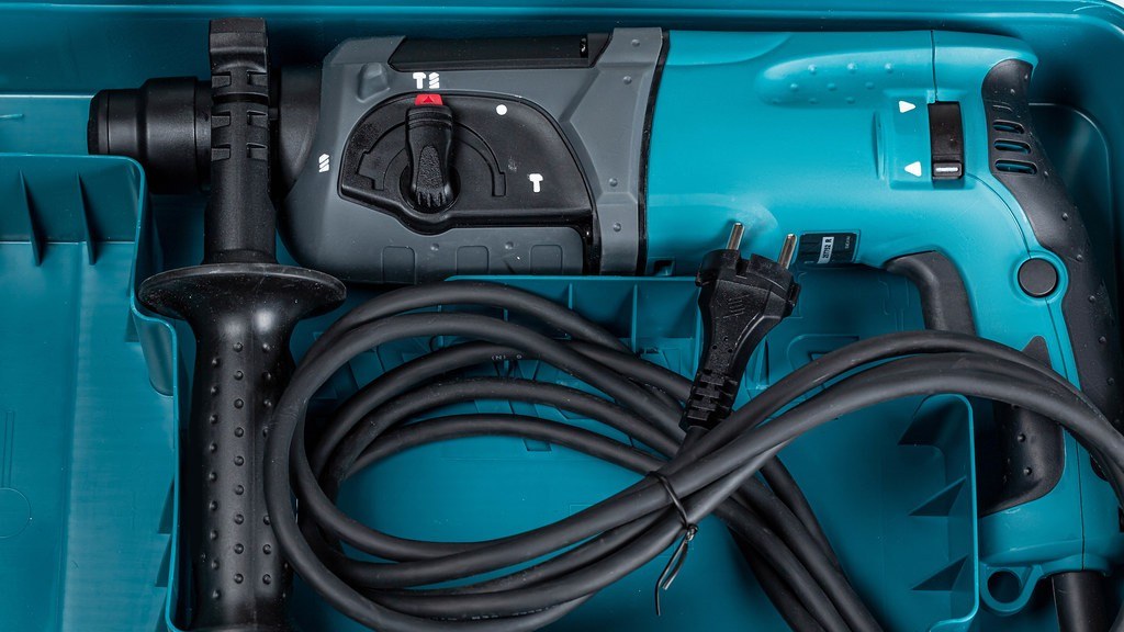 Can you use drill bits in an electric screwdriver?