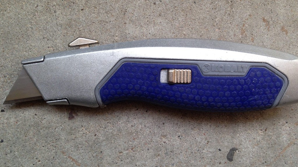 Why doesn’t my utility knife cut through carpet?