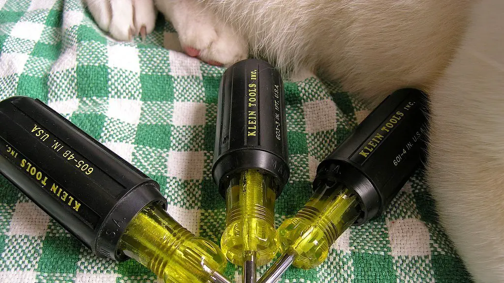 How to use stanley 99e utility knife?