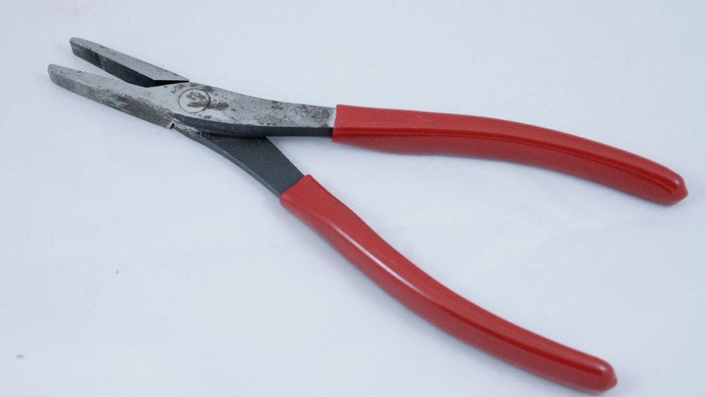 How to use chain nose pliers?