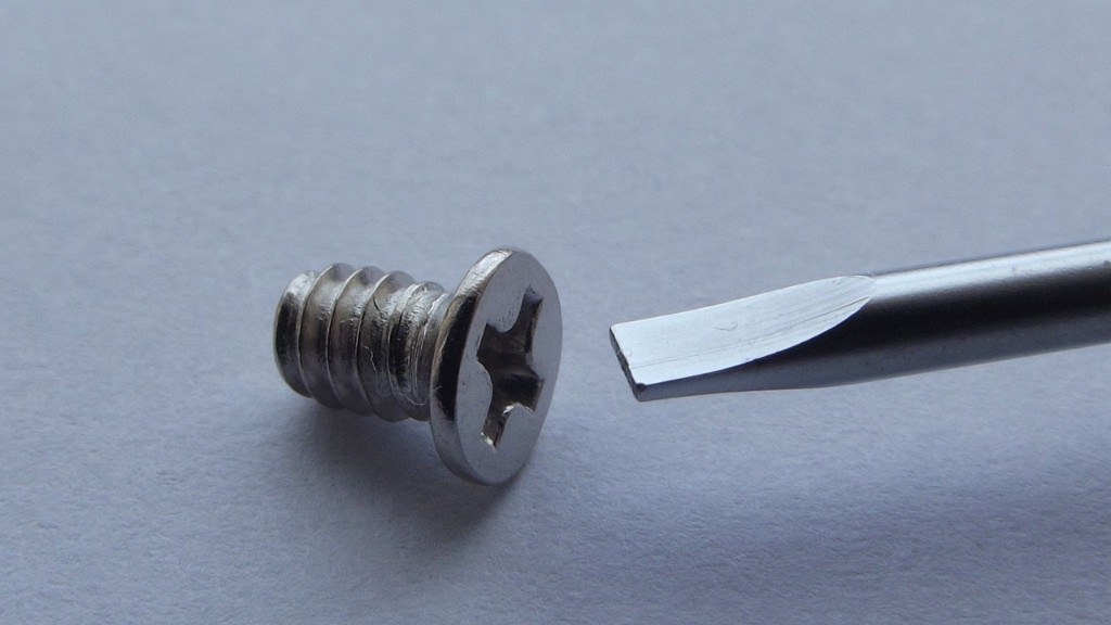 How to open dewalt retractable blade utility knife?