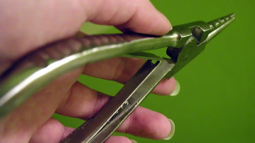 How to crimp with pliers?