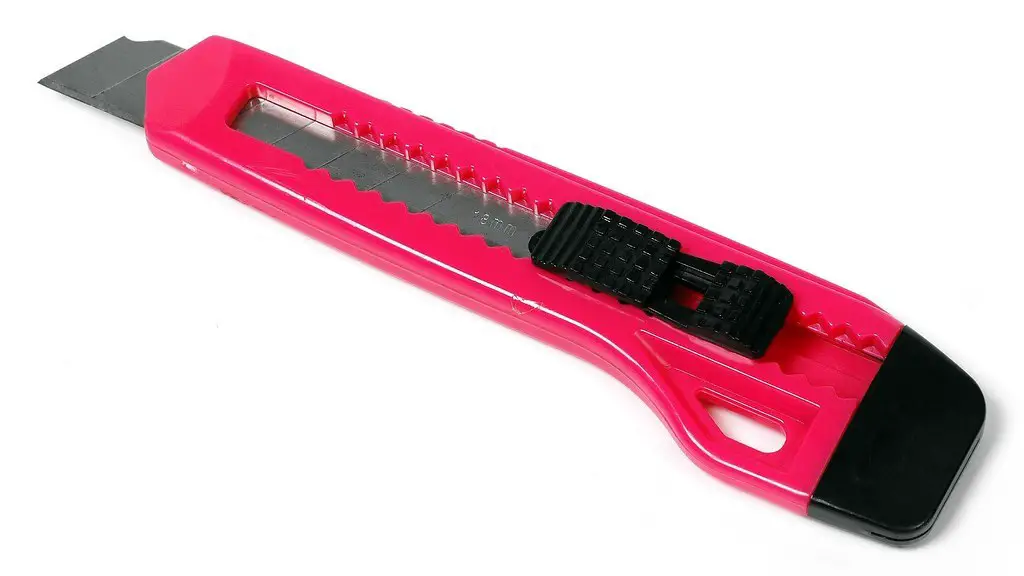 How to use a utility knife kitchen?