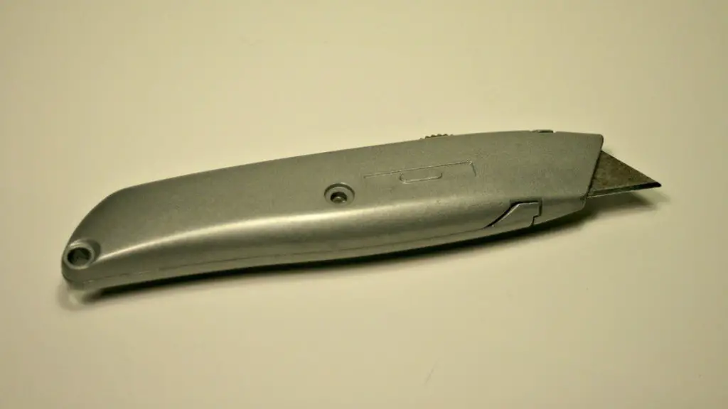 What is a utility knife wiused for?