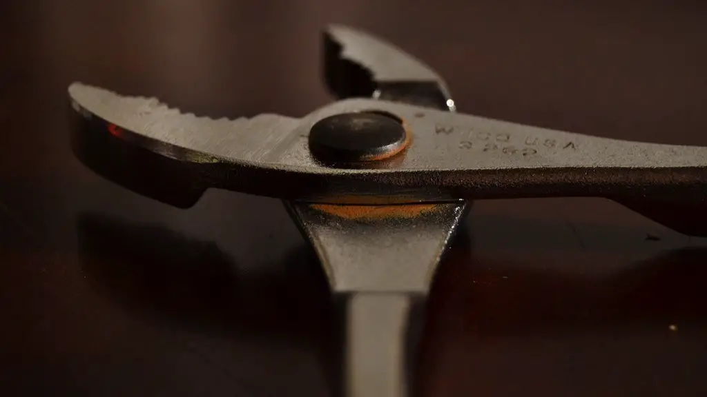 How to clean rusted pliers?