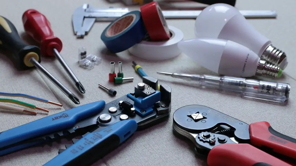 How to operate stanley utility knife?