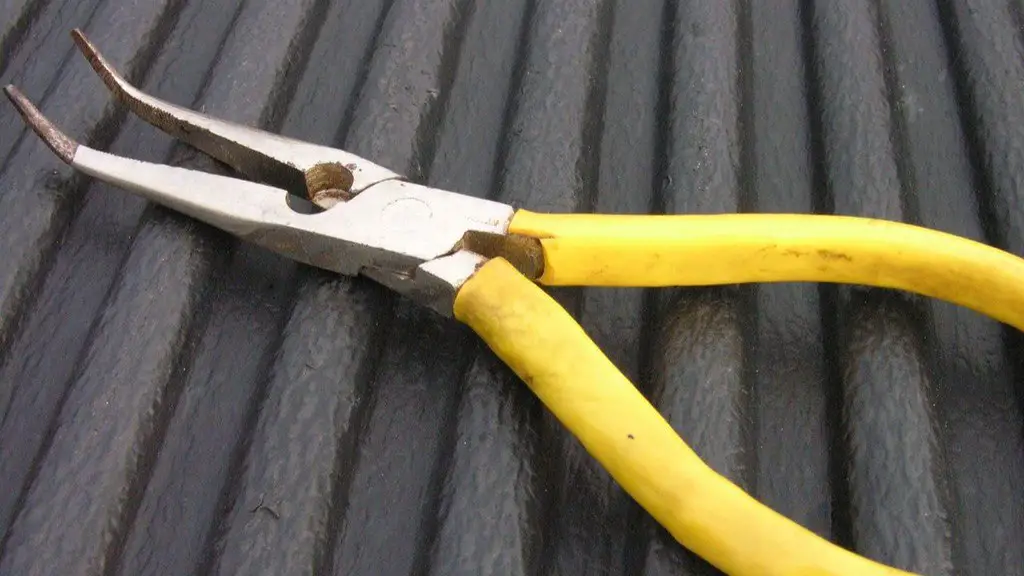 How to remove captive bead ring with pliers?