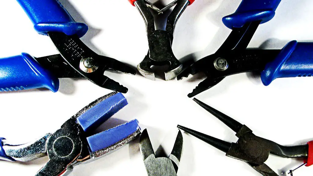 How to load a husky utility knife?
