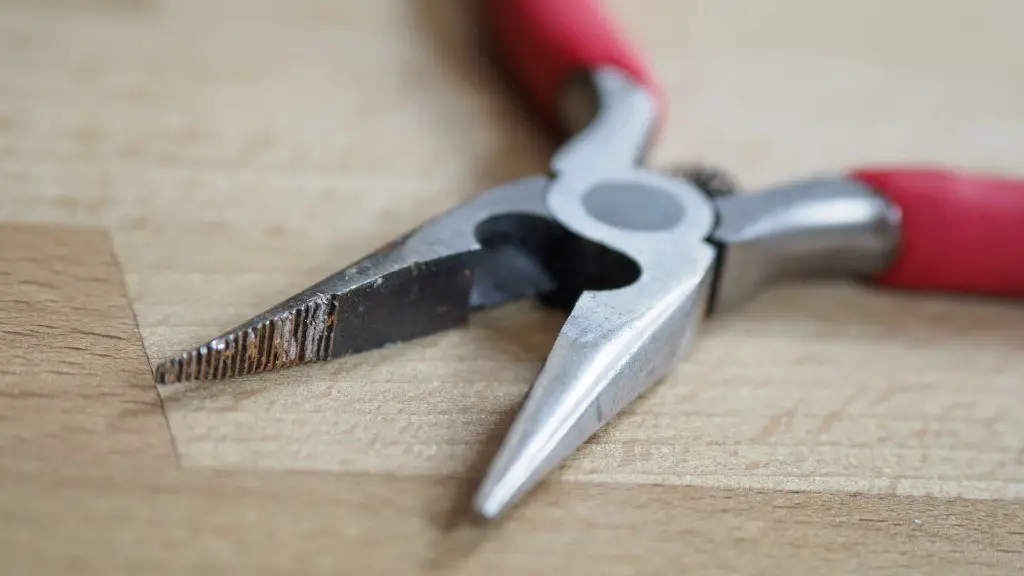 How to replace irwin utility knife blade?