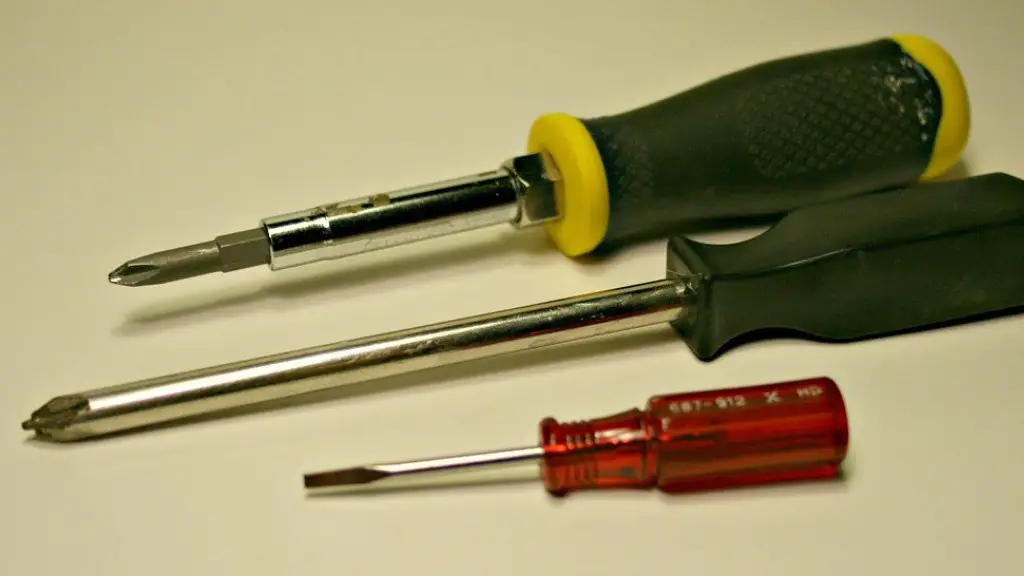 How to file a screwdriver?