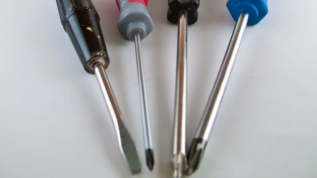 How to remove bit from screwdriver?