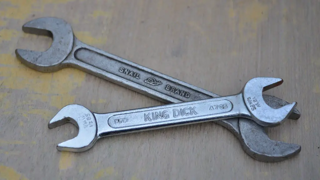 How to change the blade on a kobalt utility knife?